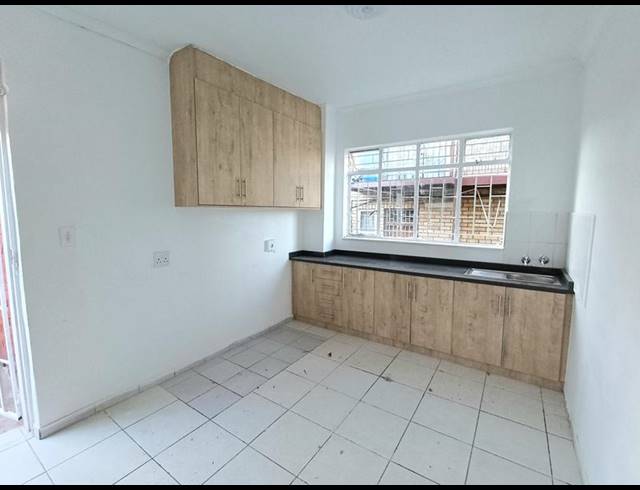 2 BEDROOM PROPERTY TO RENT IN LAUDIUM